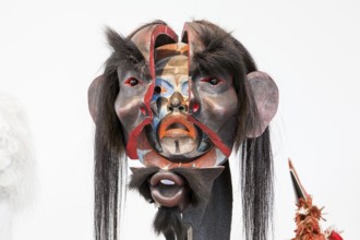 Kwakwaka'wakw mask by Beau Dick, Atlakim (Forest Spirit/Waldgeist), documenta hall, documenta 14