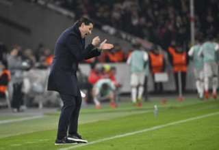 Coach Gerardo Seoane BSC Young Boys Bern on the sidelines gesture gesture soccer, UEFA EUROPA