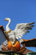 Swan as temple figure, bird, sculpture, sculpture, animal, image, depiction, art, culture, fairy