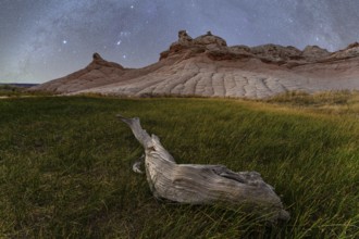 A serene spring night at Coyote Buttes in the Paria Canyon-Vermilion Cliffs Wilderness, Arizona,