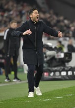 Coach Xabi Alonso Bayer 04 Leverkusen on the sidelines Gesture Gesture MHPArena, MHP Arena