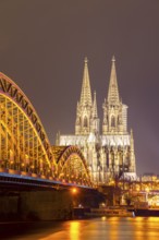 Hohenzollernbruecke, Rhine, Cologne Cathedral, Cologne, Rhineland, North Rhine-Westphalia, Germany