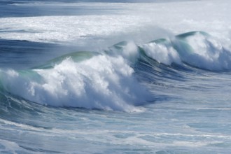 Breaking wave, Atlantic Ocean, Sagres, Algarve, Portugal