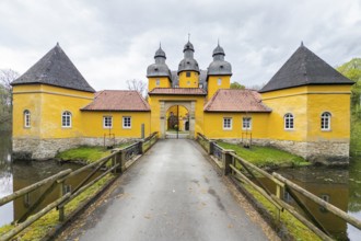 Schloss Holte, Schloss Holte-Stukenbrock, North Rhine-Westphalia, Germany, Baroque yellow castle,