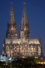 Cologne Cathedral has been shining in new light since Easter 2025, the old metal halide lamps have