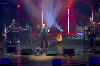 Toni Krahl and the Kinx from Prenzlauer Berg live on The same was the tour in Berlin's