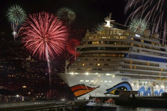 Fireworks on Madeira, New Year's Eve, Funchal, cruise ship Aida Blu, Funchal, Madeira, Portugal