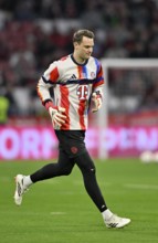 Warm-up training goalkeeper Manuel Neuer FC Bayern Munich FCB (01) Soccer Bundesliga, Allianz