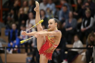 Maya Nickonchuck AUT with handheld club rhythmic gymnastics, RSG Turnen Schmiden International