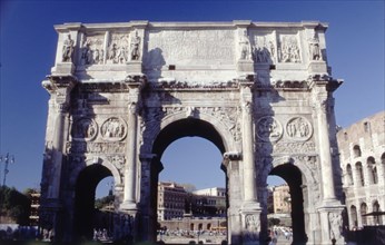L'arc de Constantin du Forum de Rome