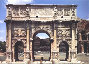 L'arc de Constantin du Forum de Rome