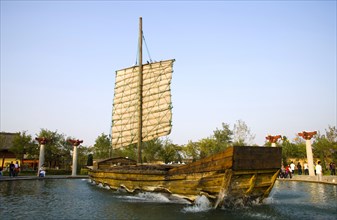 Qingming Riverside Landscape Garden in Kaifeng city