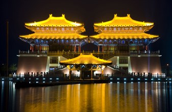 Qingming Riverside Landscape Garden in Kaifeng city