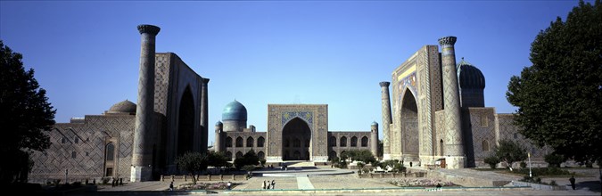 Place Registan à Samarcande, Ouzbékistan