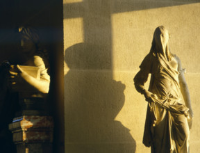 Femme voilée, par Antonio Corradini