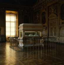 Vitrine de la Galerie d'Apollon au Musée du Louvre