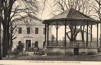 Town hall and kiosk
Saint-Porchaire