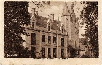 Castle
Monthoiron