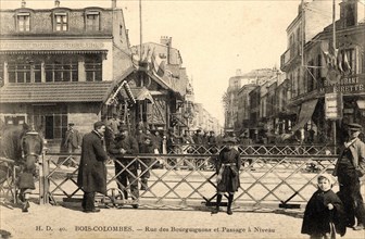 Bois-Colombes, 
Level crossing