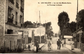Colombes,
Level crossing