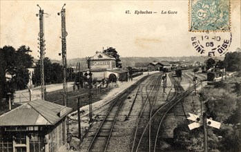 Epluches,
Railway station