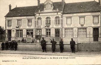 Malay-le-Grand,
Mairie et école