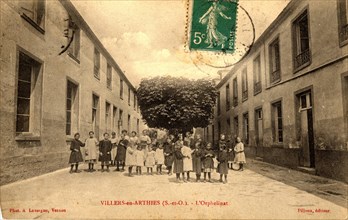 Villers-en-Arthies,
Orphanage