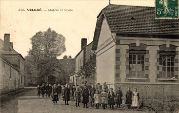 VOLGRE,
Mairie et école