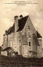 SAINT-BENOIST,
Les restes de la célèbre abbaye de Notre-Dame de Turpenay (forêt de Chinon)