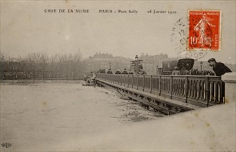 Paris, Le pont de Sully lors de la grande crue de la Seine en 1910