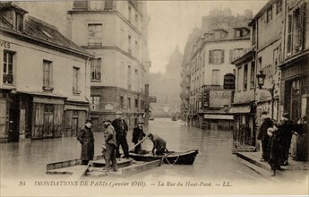 Paris, La rue du Haut-Pavé lors de la grande crue de la Seine en janvier 1910