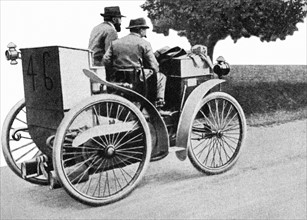 L'Eclair, la première voiture sur pneus