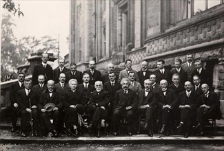 The Solvay Conference in 1927 in Brussels, 5th council of physics