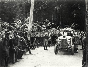 La Croisière Noire Citroën en 1924
Non loin de la rivière Télé, Iacouleff fait le portrait du chef Libaskva