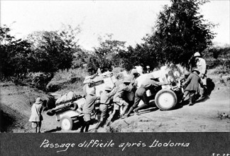 The Citroën "Black Cruise" :  A difficult passage after Dodoma on May 3, 1925.