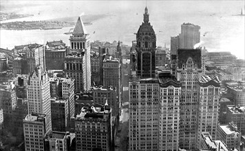 New York, construction of the Woolworth building