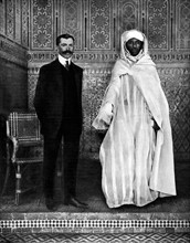A Marrakech, le consul de France, M. Maigret, chez le Caïd El Hadj Thami Glaoui, 1912