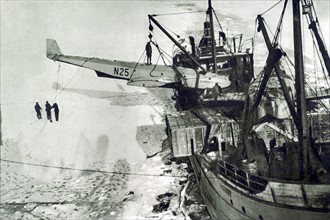 Expédition de Roald Amundsen vers le pôle nord, 1925