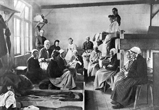 Première Guerre Mondiale - Vieilles femmes de la commune de Ban-de-Sapt, dans les Vosges