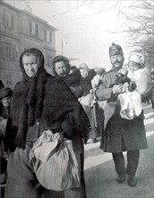 World War I. French civilians evacuated by the Germans, going through Geneva