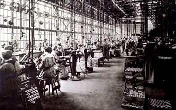 Première Guerre Mondiale. Fabrication de munitions chez Krupp (Allemagne, Essen)