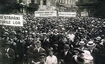 A Bucarest, manifestations organisées après la chute de Bela Kuhn (1919)