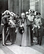 A Paris, au palais de l'Elysée, la sortie du corps diplomatique à l'occasion de la réception du Nouvel An (1er janvier 1927)