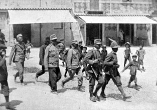 Première Guerre Mondiale. En Italie, passage des premiers prisonniers autrichiens à Caprino