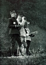 Première Guerre Mondiale. Le général Foch observe une des phases de l'offensive au nord d'Arras