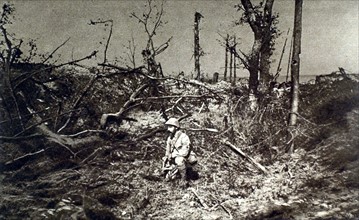 Première Guerre Mondiale. Sur le front de la Somme, chemin menant à Péronne (1916)