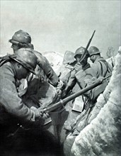 World War I. At Chemin des Dames, infantrymen awaiting the German counter-attack (May 6, 1917)