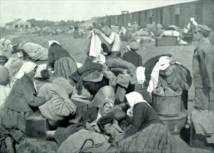Poles evacuated in 1915 returning to Poland (1921)