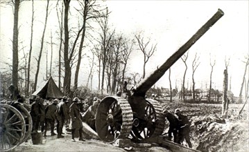 Première Guerre Mondiale. Sur le front, une des meilleures pièces de l'artillerie britannique