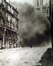 Première Guerre Mondiale. La cathédrale Reims sous le bombardement (30 avril 1917)
